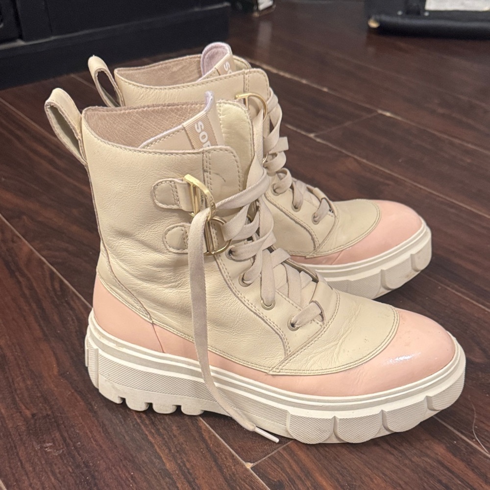 Women's Sorel boots size 9.5